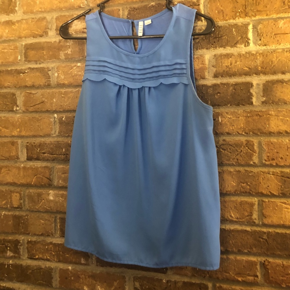 Light Blue Tank Top. Medium.